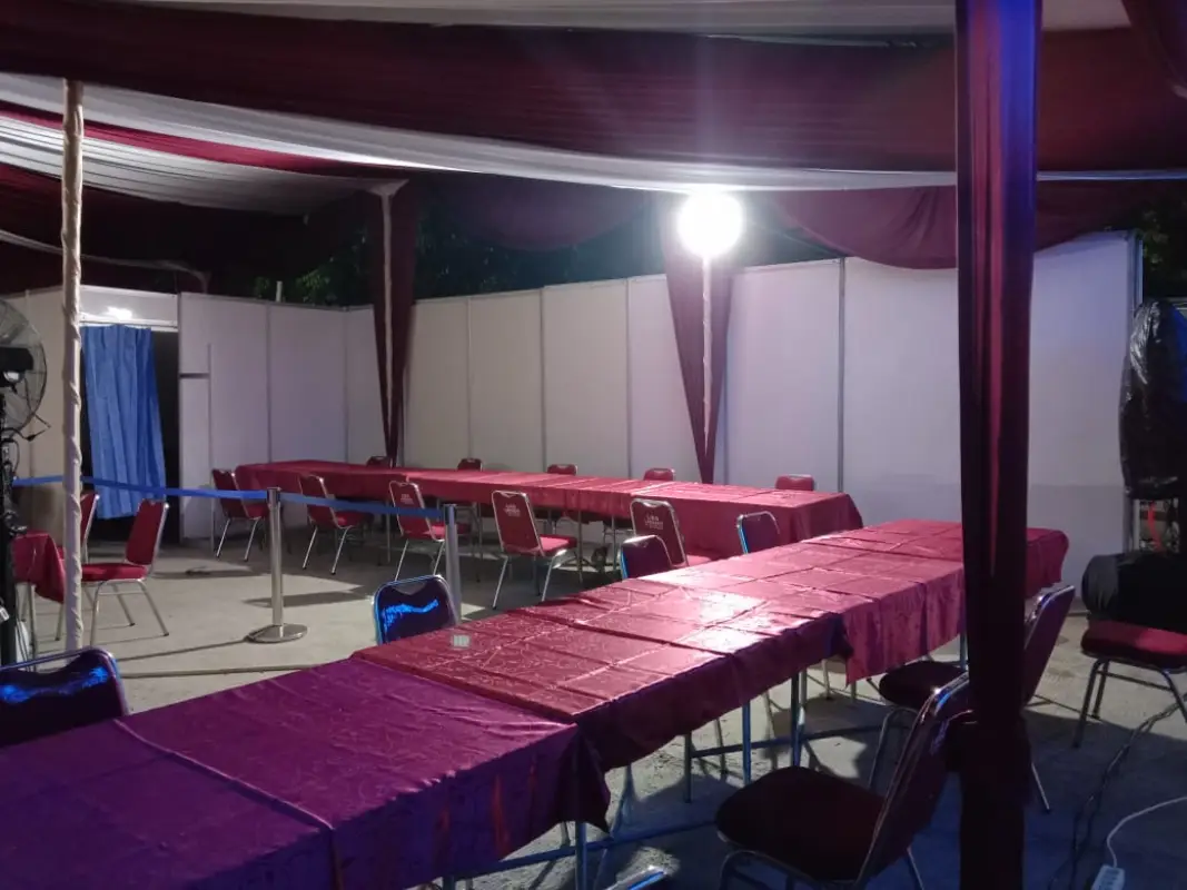TIANG ANTRIAN DAN BILIK VAKSIN ADHI KARYA - Project Gallery Image