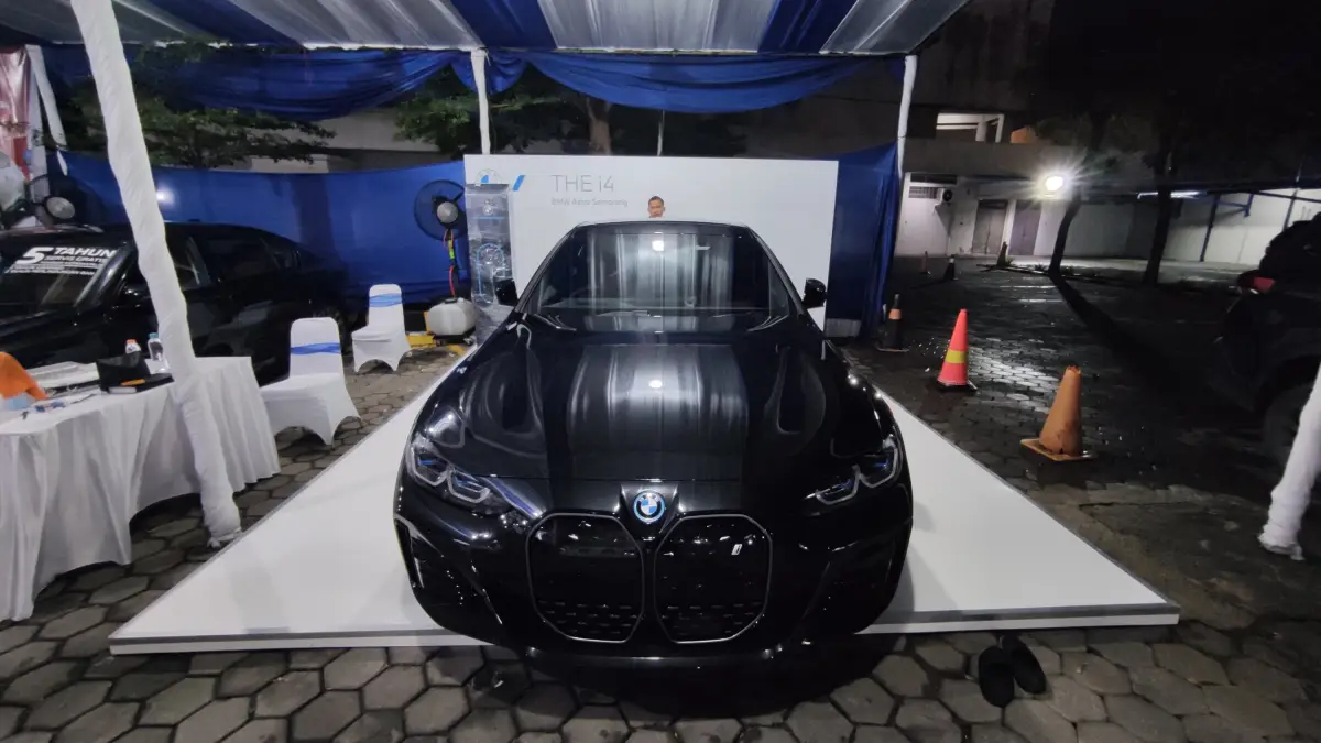 FLOORING BMW  - Project Gallery Image